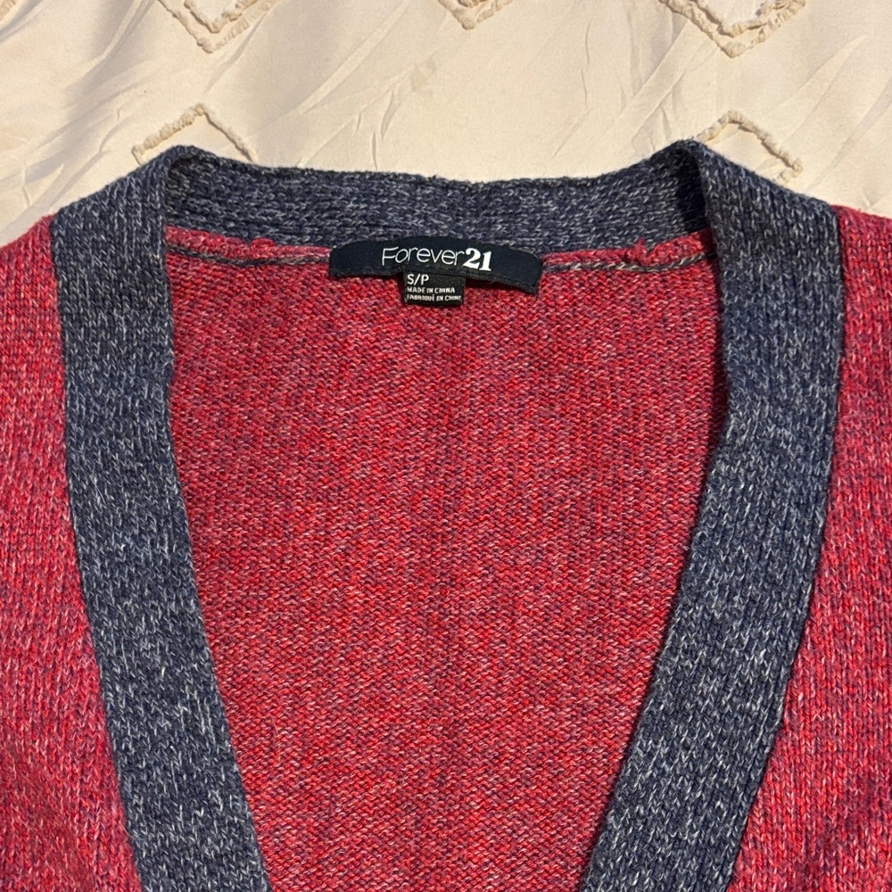 Forever 21 Women’s Red and Gray Cardigan - Picture 6 of 8